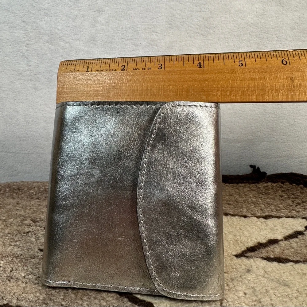 Patricia Nash Antique Platinum silver wallet leather fold metallic‎